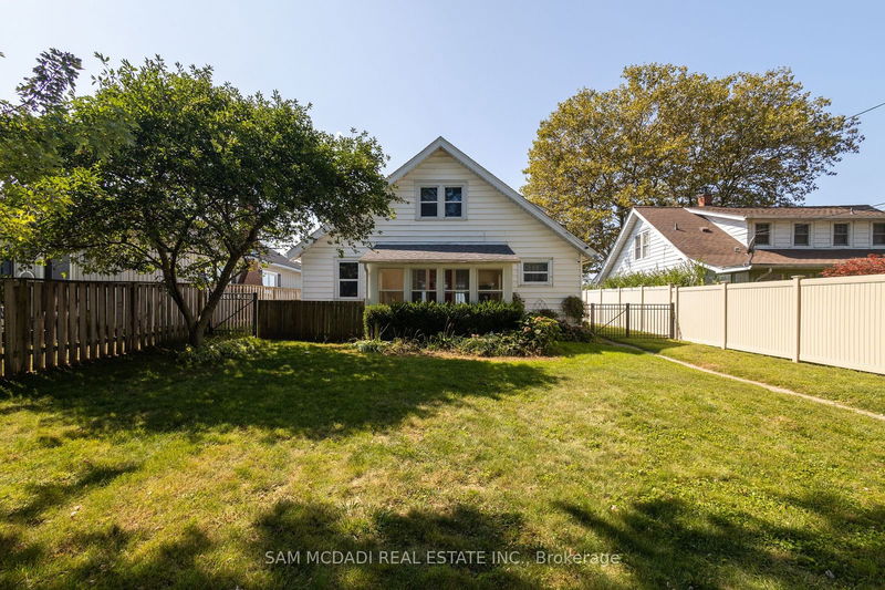 358 Robson Rd  Leamington, N8H 0A5 | Image 1