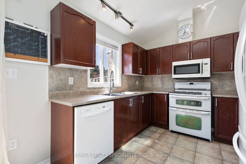  35 - 24 Kenyon Cres  Grimsby, L3M 5S3 | Image 9