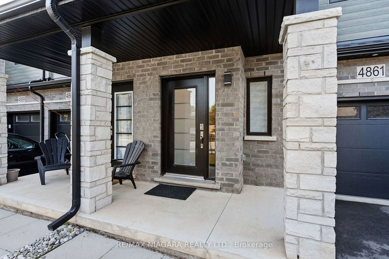 4861 Pettit Ave  Niagara Falls, L2E 0B7 | Image 2