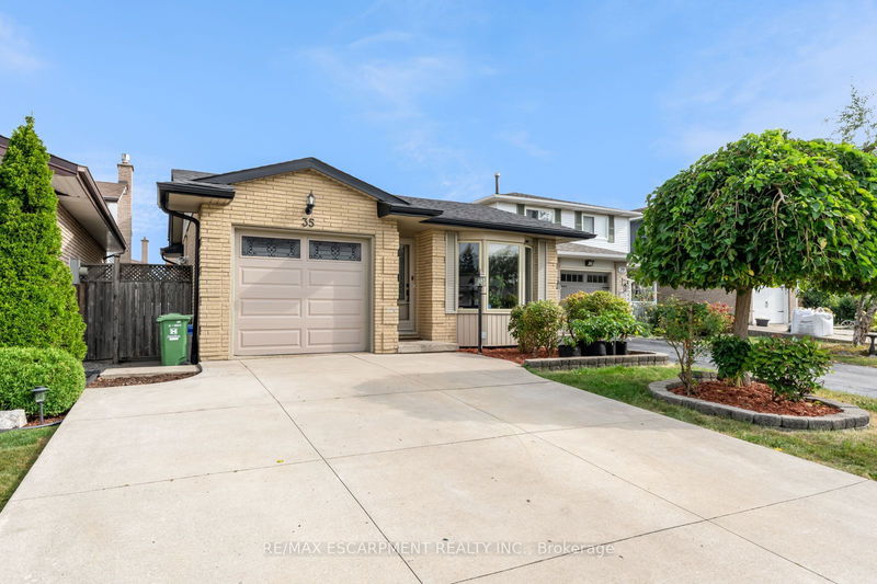 35 TITMOUSE Crt  Hamilton, L9A 4Y9 | Image 2