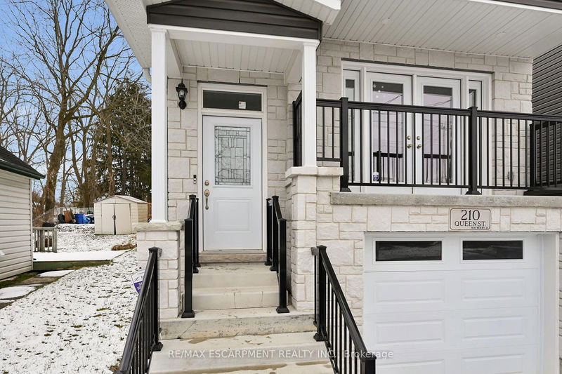 home for sale on 210 Queen Street S