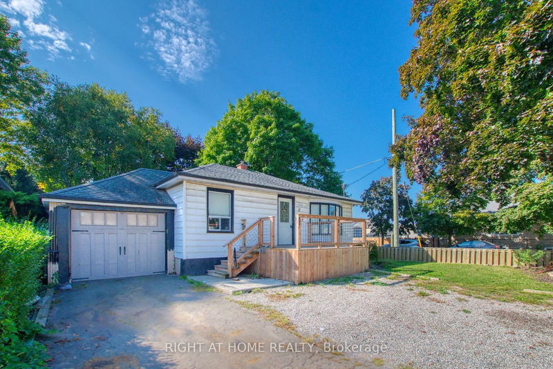 17 Maywood Ave  St. Catharines, L2R 1C4 | Image 2