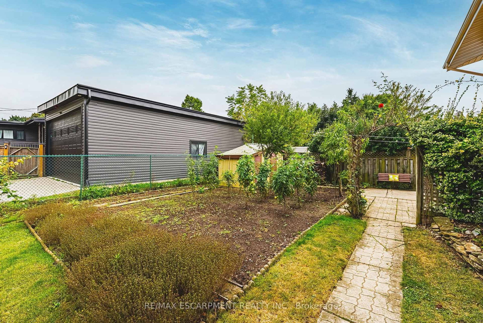 Listing Image 31