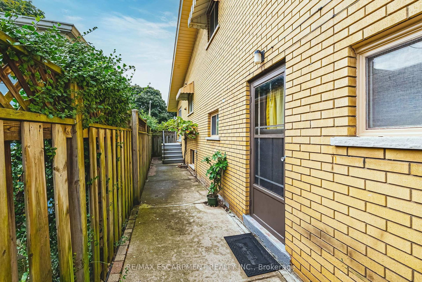 Listing Image 32