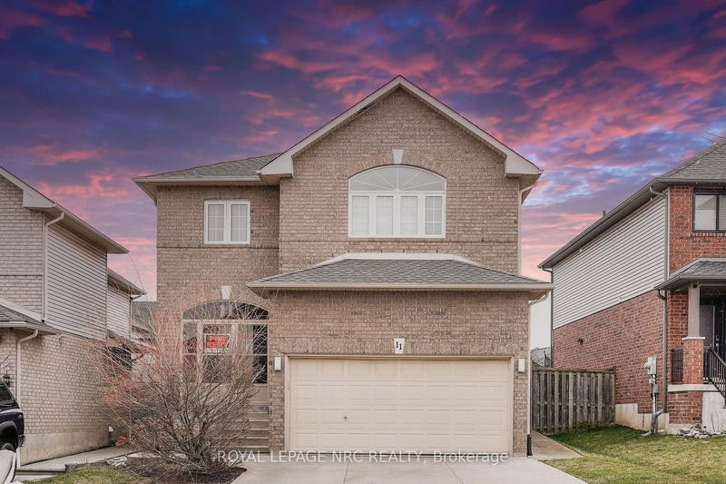 home for lease on 11 Meadow Wood Crescent