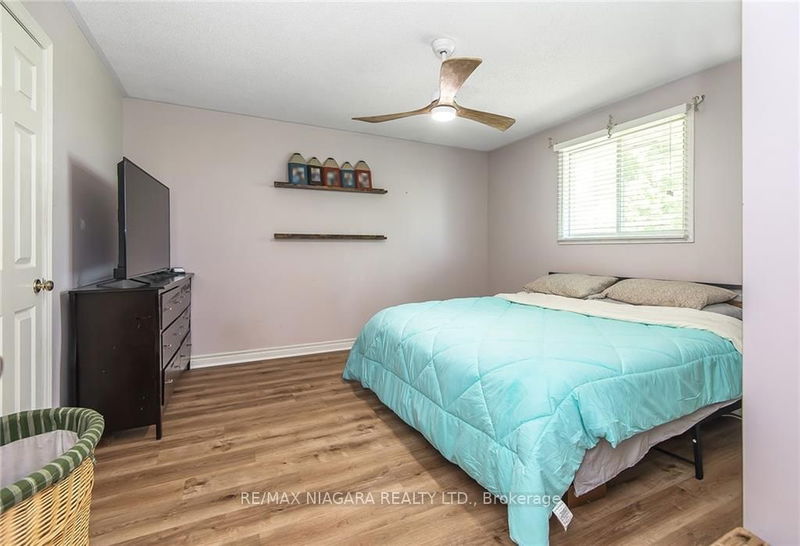 4 College Park Dr  Welland, L3C 6Z6 | Image 24