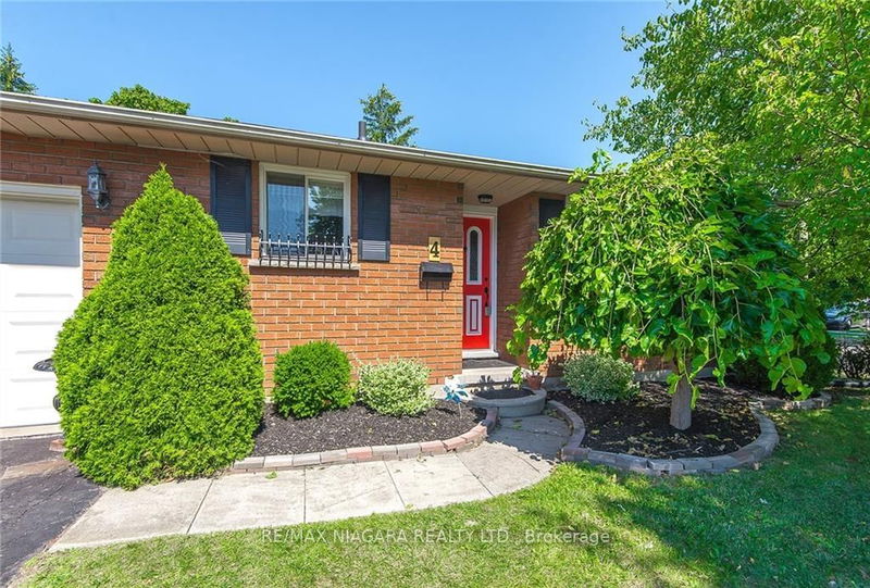 4 College Park Dr  Welland, L3C 6Z6 | Image 3