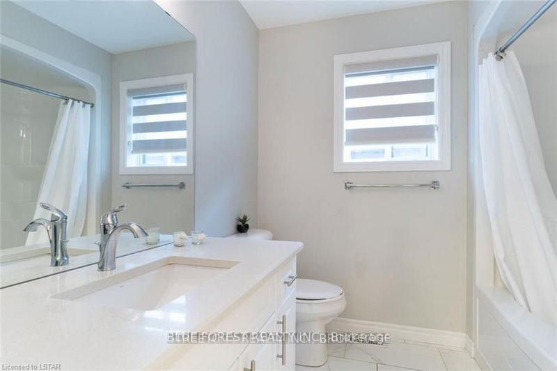 1661 Finley Cres  London, N6G 0T1 | Image 35