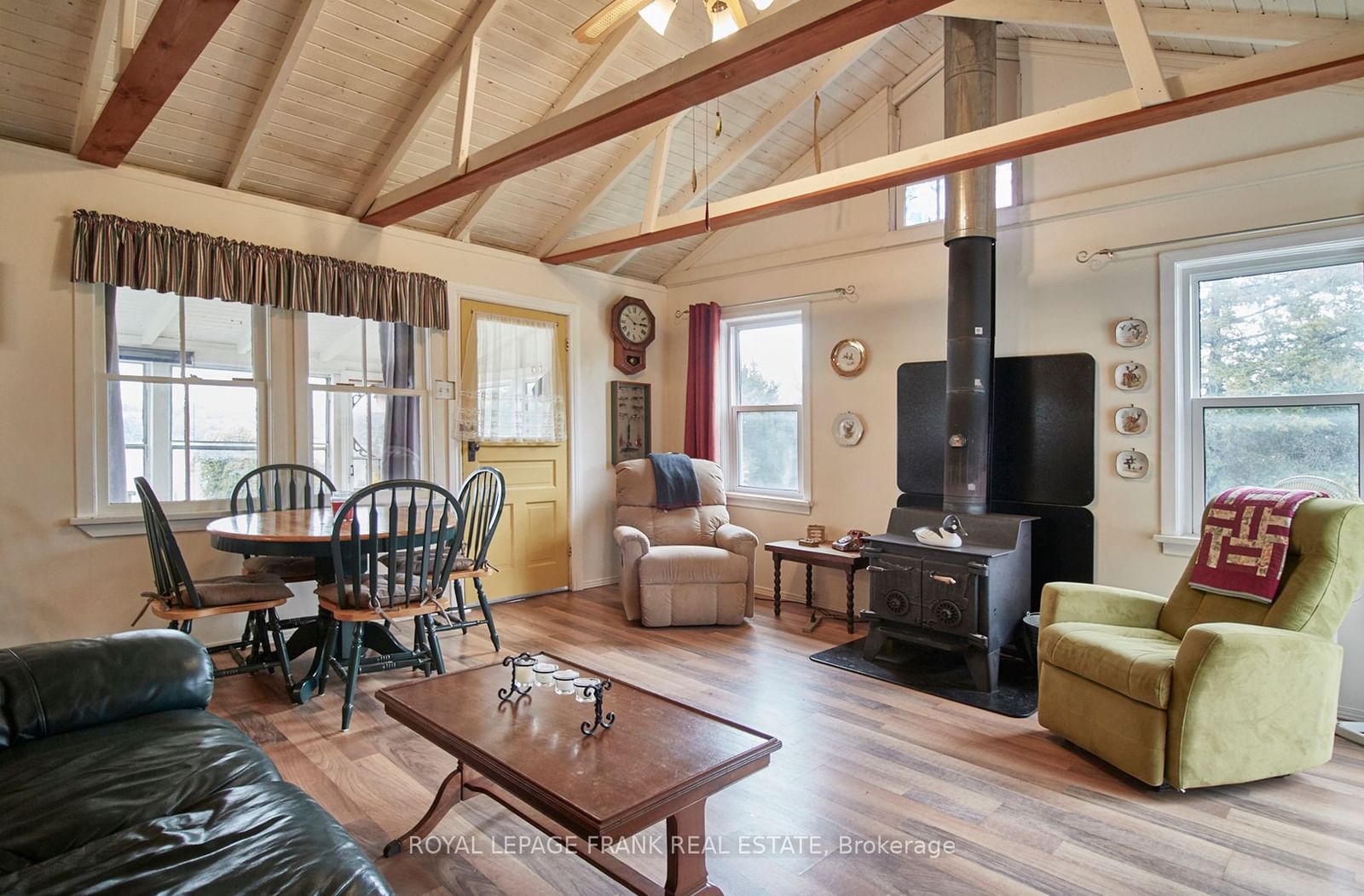 Listing Image 7