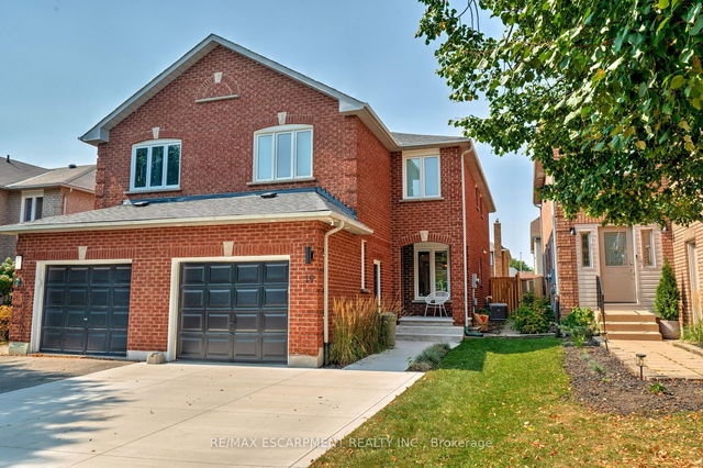 19 Wakefield Lane