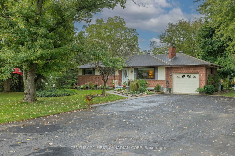 7 Currie Crt  Middlesex Centre, N0M 2A0 | Image 1