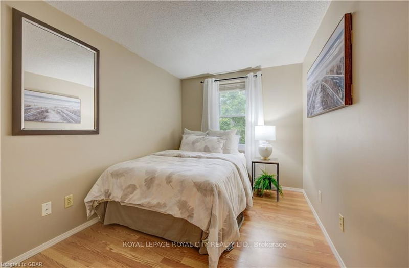 631 Holman Cres  Centre Wellington, N1M 3M1 | Image 17