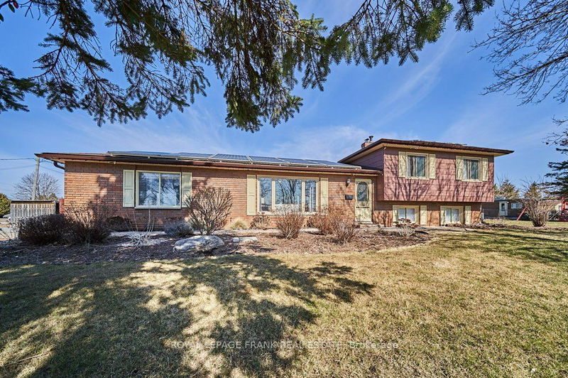 2 Maxwell St  Kawartha Lakes, K0M 1L0 | Image 1