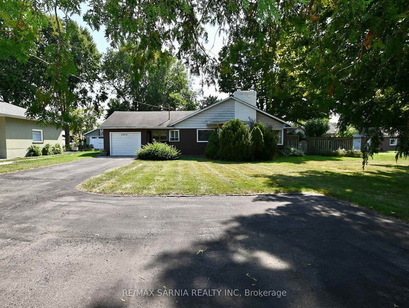 home for sale on 2975 Old Lakeshore Road S
