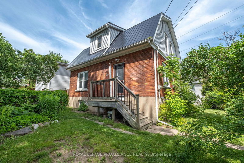 300 Division St  Kingston, K7K 3Z9 | Image 1