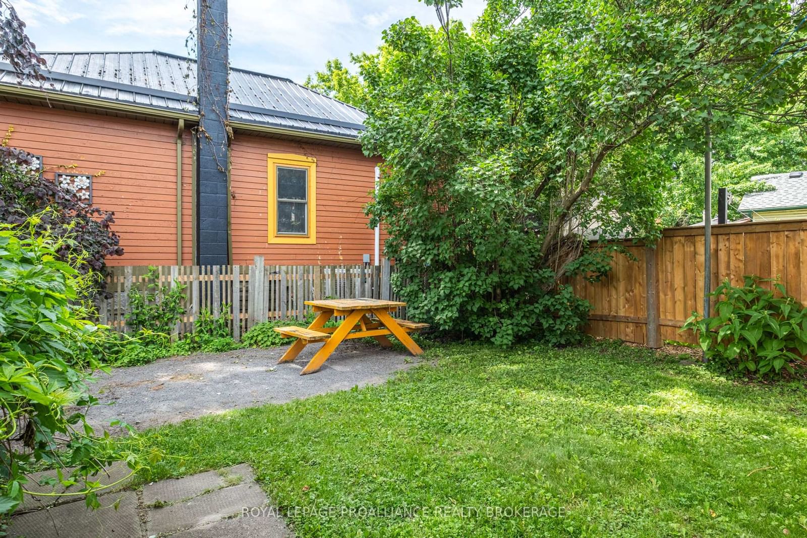 Listing Image 7