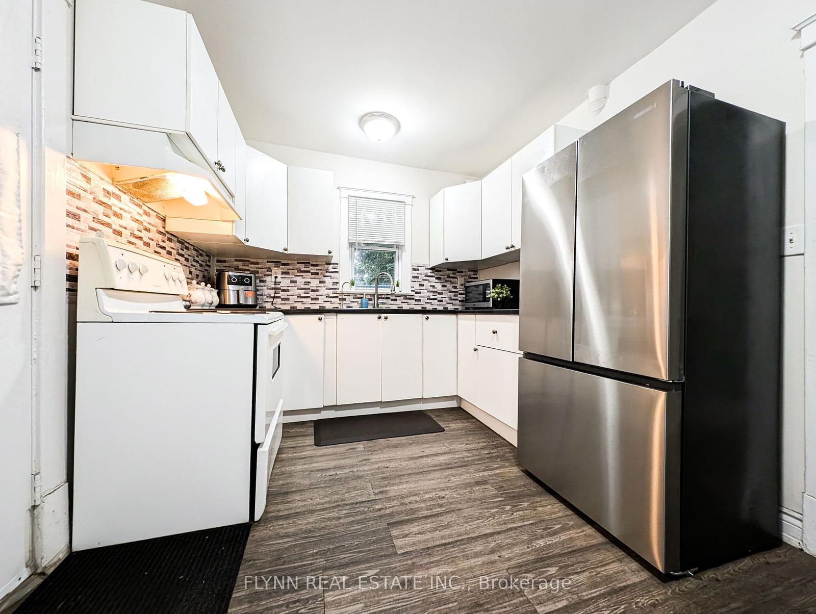 Listing Image 13