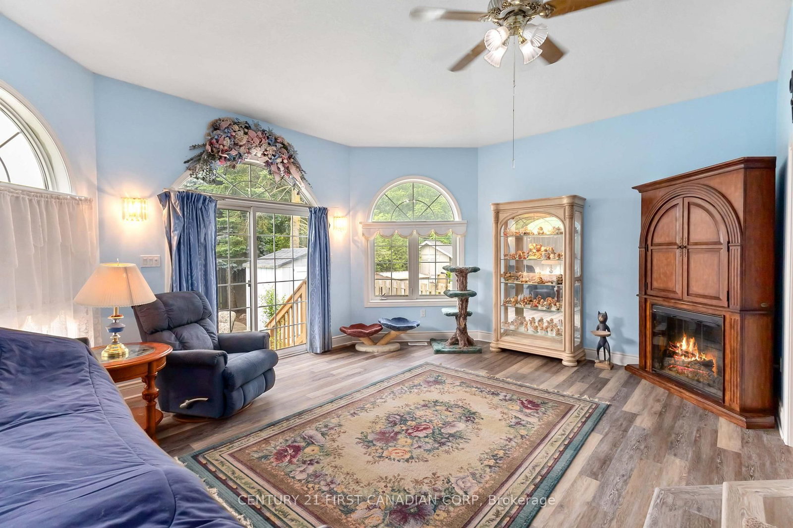 Listing Image 7