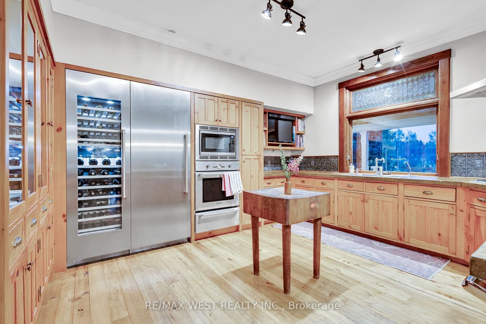 Listing Image 9