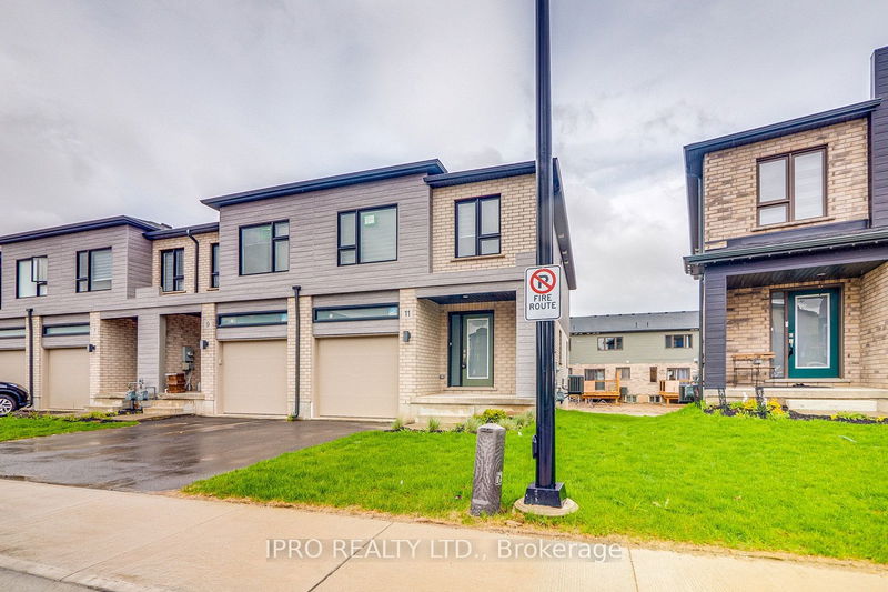 11 Shedrow Pl  Kitchener, N2R 1R2 | Image 2