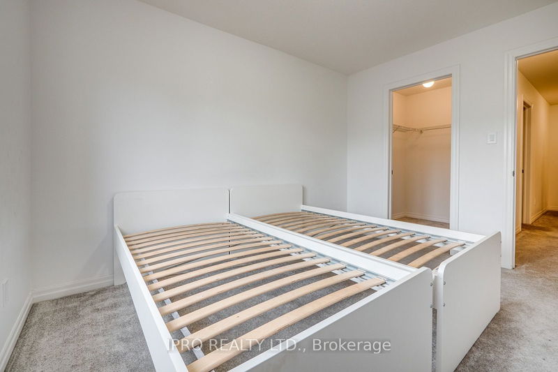 11 Shedrow Pl  Kitchener, N2R 1R2 | Image 31