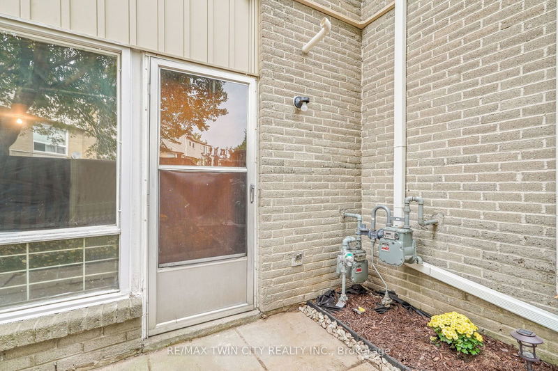  D - 271 Stanley St  Brantford, N3S 7K2 | Image 26