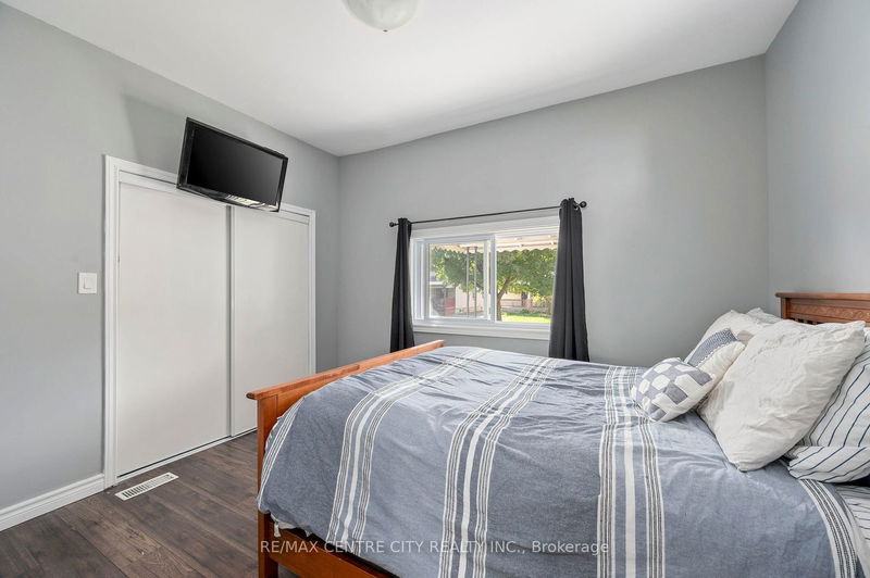 130 Sterling St  London, N5Y 1Y8 | Image 9