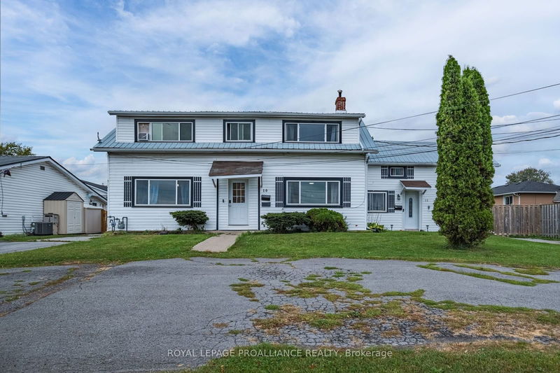 10-12 Manitou Cres  Loyalist, K7N 1B6 | Image 2