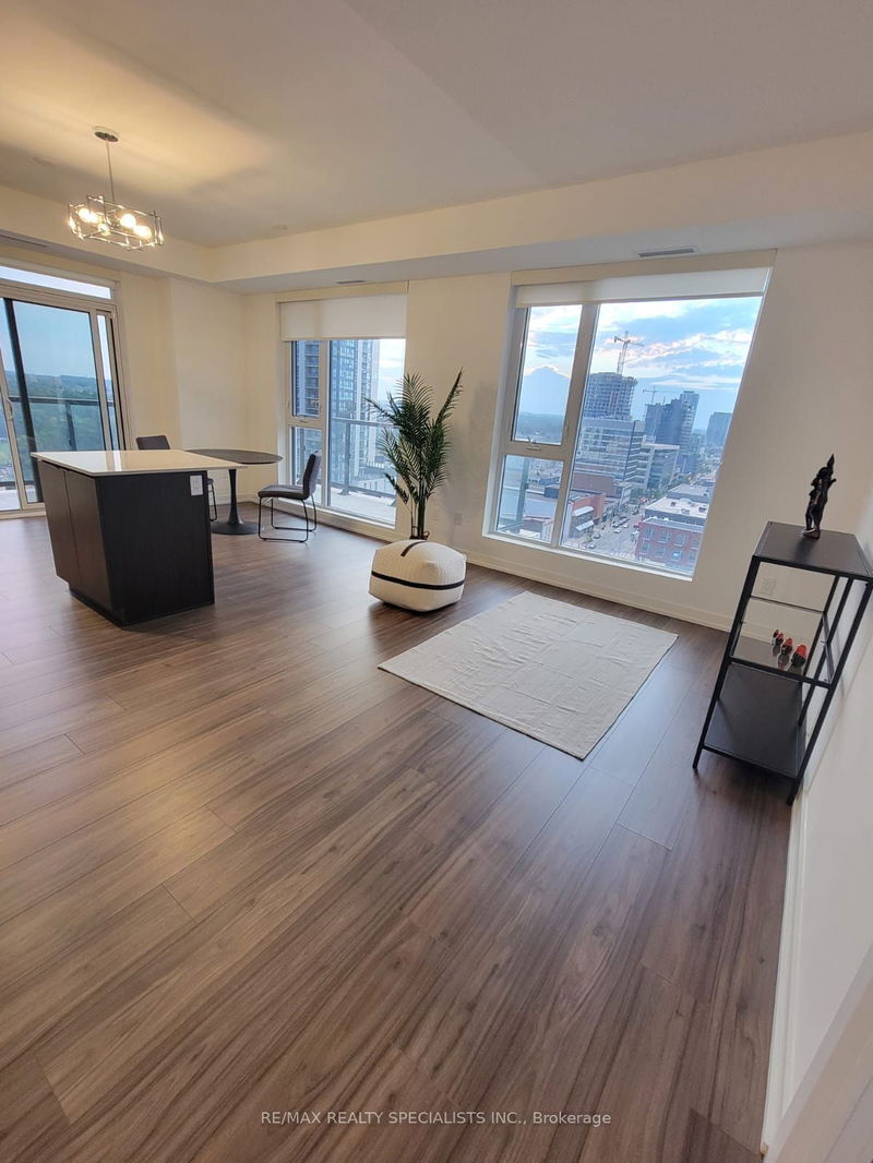 home for lease on 1908-55 Duke Street N