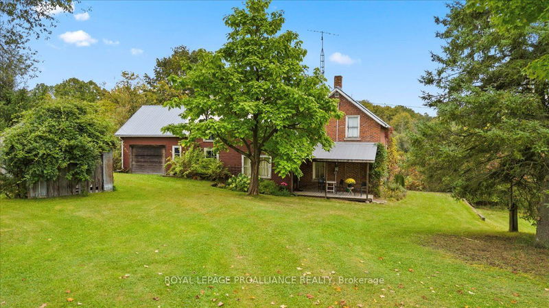 home for sale on 3428 10th Line E