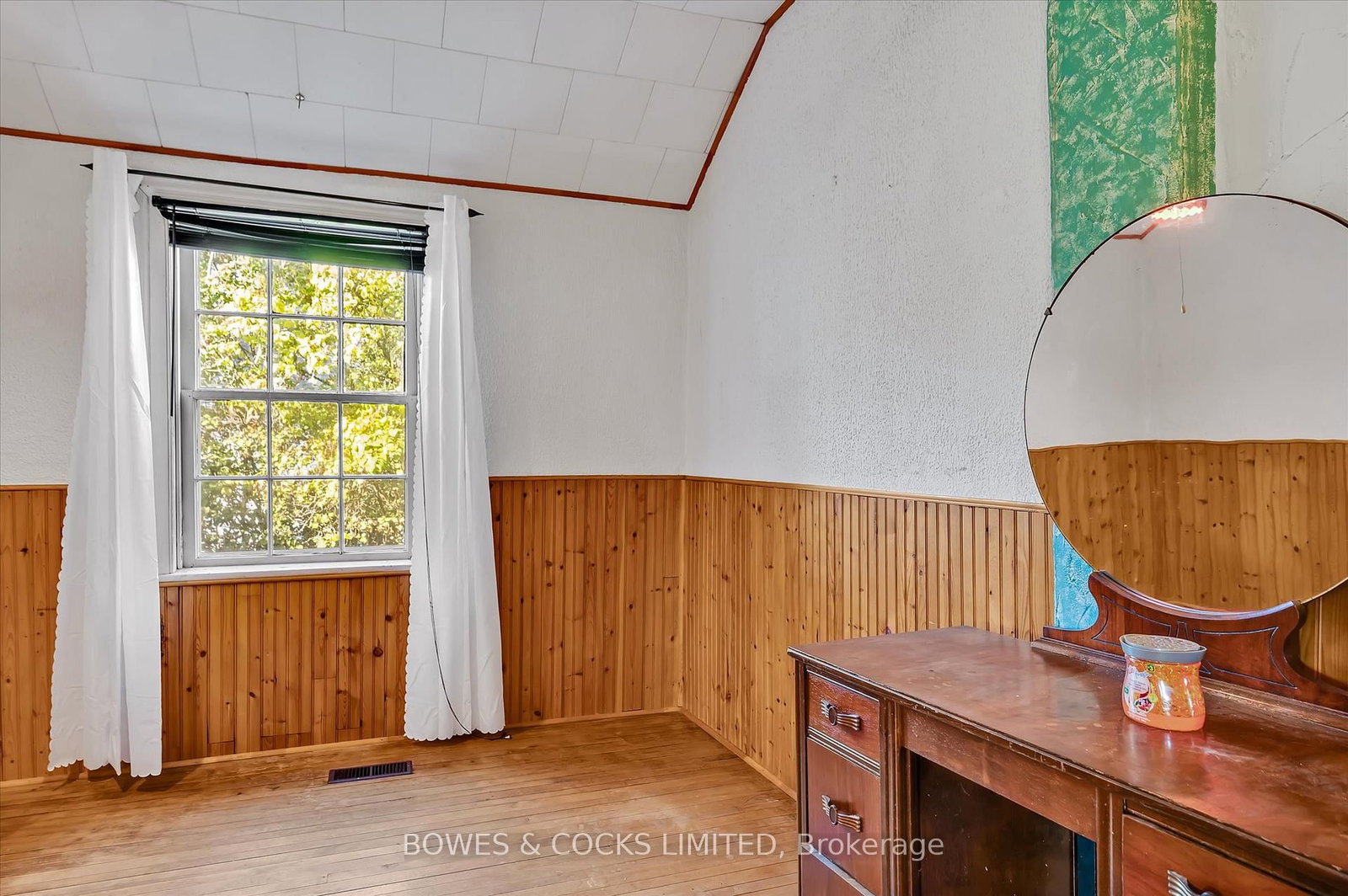 Listing Image 16