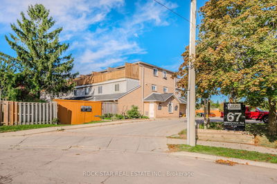  15 - 67 Valleyview Rd  Kitchener, N2E 3J1 | Image 1