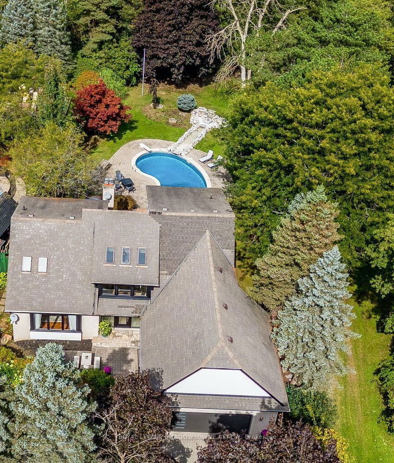 home for sale on 355 Golf Links Road