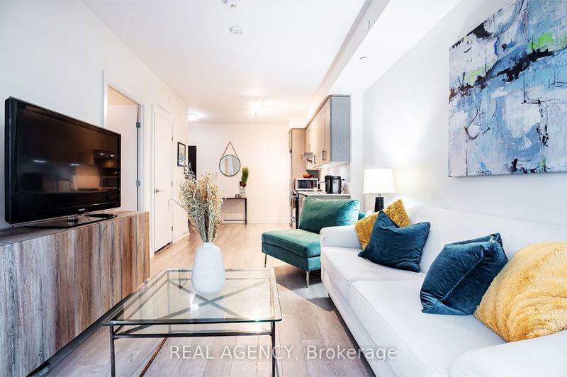 home for sale on 711-212 King William Street W