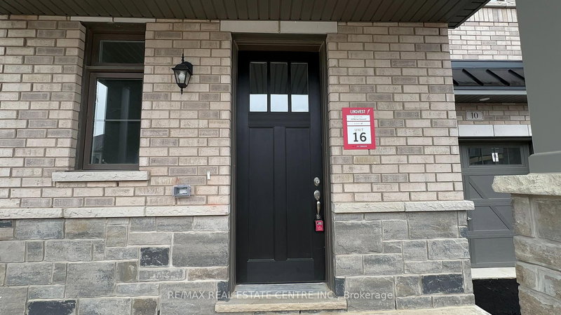 10 Molnar Cres, Brant, N3T 0X3 | Image 2