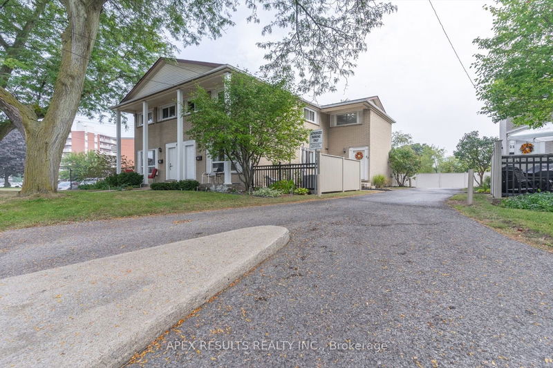  3 - 23 Woodman Dr S Hamilton, L8K 4E2 | Image 2