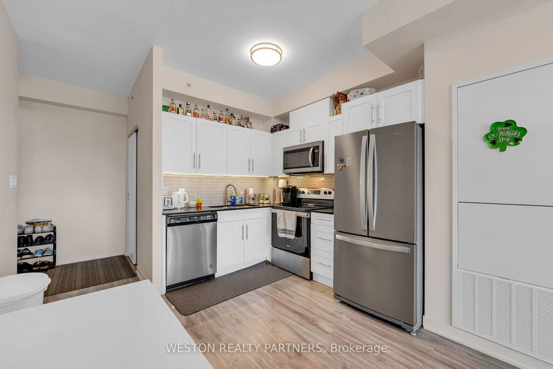 home for lease on 1104-128 King Street N