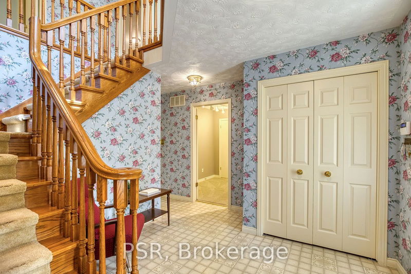 11 Bound Brook Crt  Kitchener, N2A 3L2 | Image 3