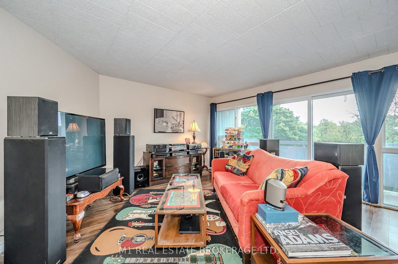 304 - 91 Conroy Cres, Guelph, N1G 2V5 | Image 3