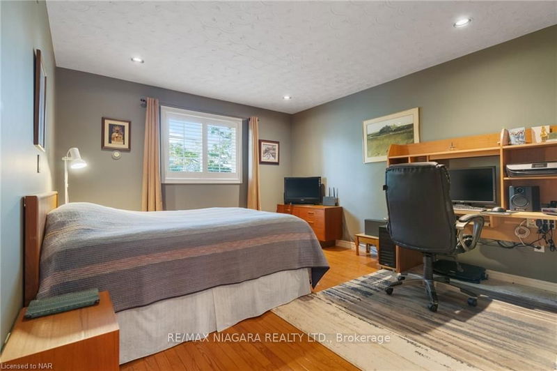 31 Crysler Cres  Thorold, L2V 5A2 | Image 13