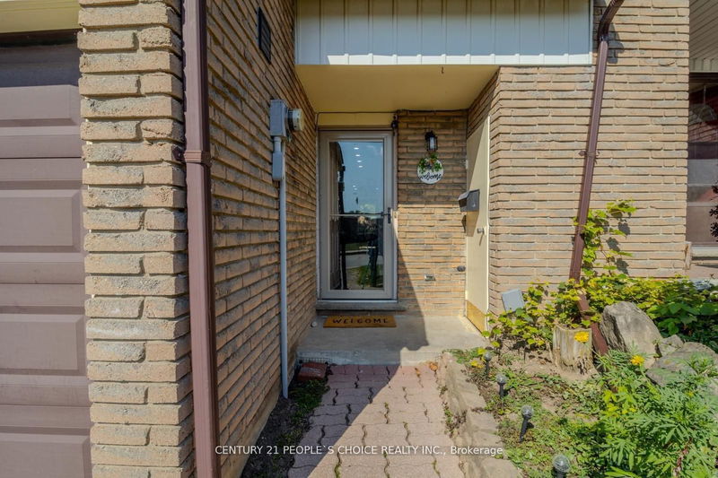 6 Congress Cres  Hamilton, L8K 6C4 | Image 3