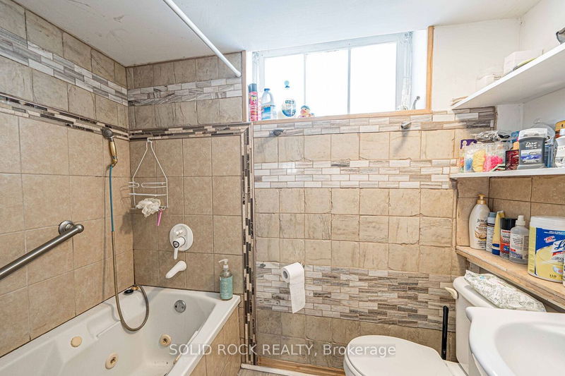 205 Ivon Ave  Hamilton, L8H 5S9 | Image 4