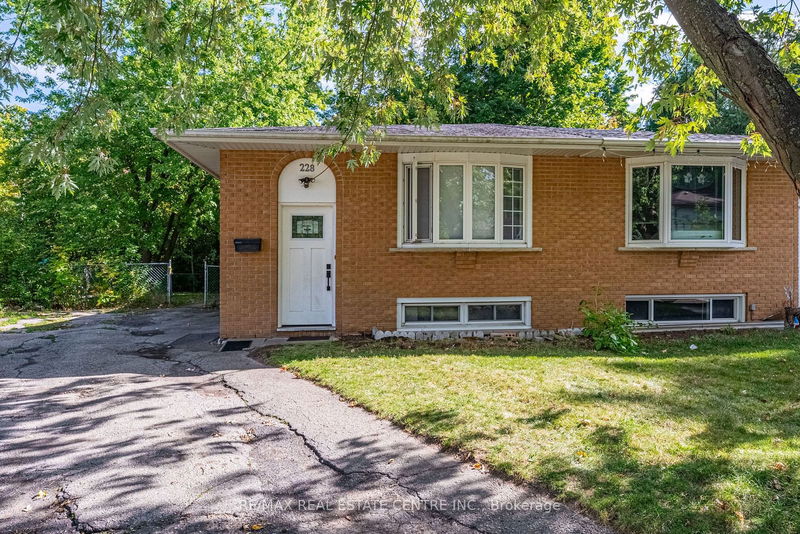 228 Ingleside Pl  Kitchener, N2M 2H2 | Image 1