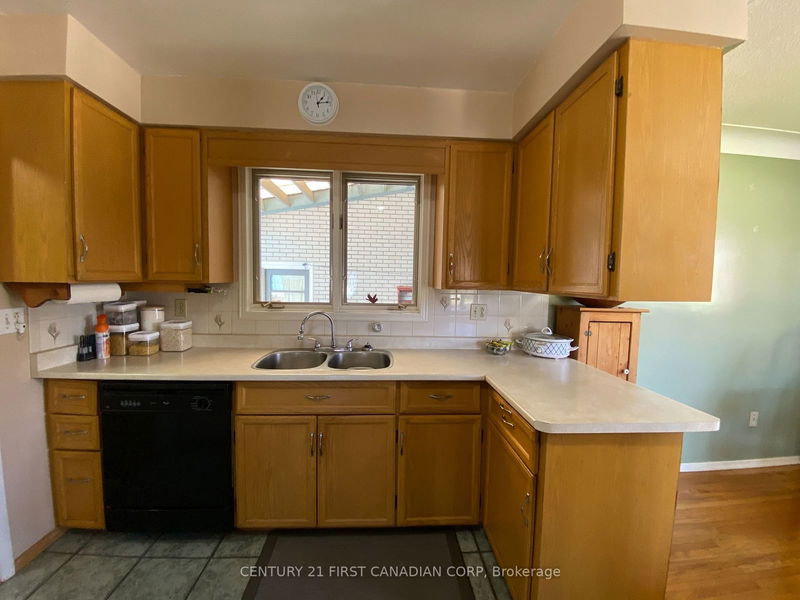 1081 Senate Crt  Sarnia, N7S 2C9 | Image 12