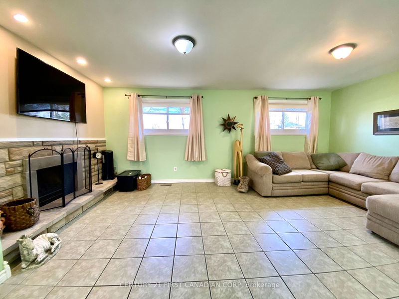 1081 Senate Crt  Sarnia, N7S 2C9 | Image 22