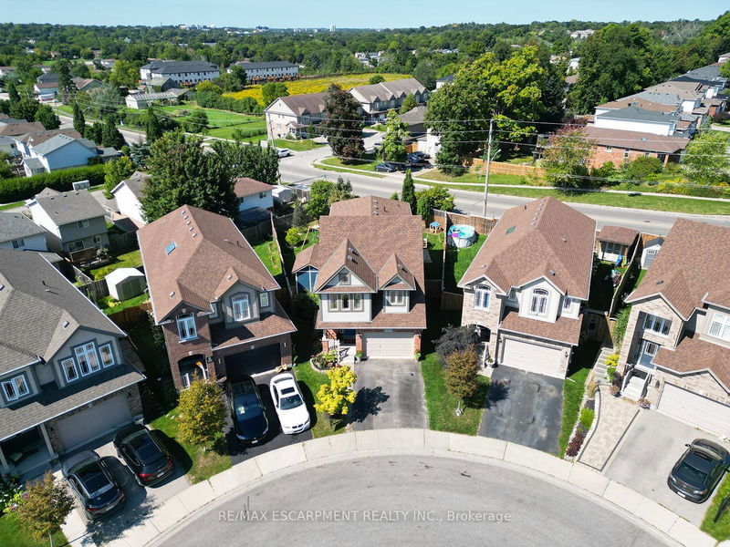 8 Oakes Crt  Guelph, N1E 0J6 | Image 40