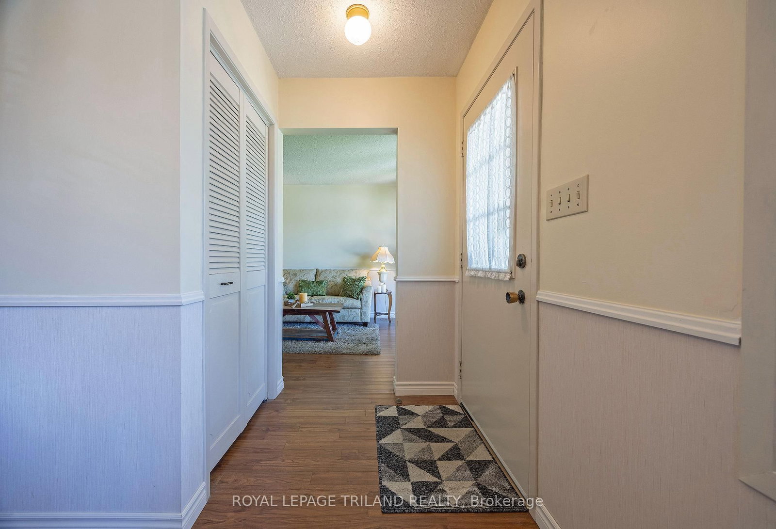 Listing Image 7