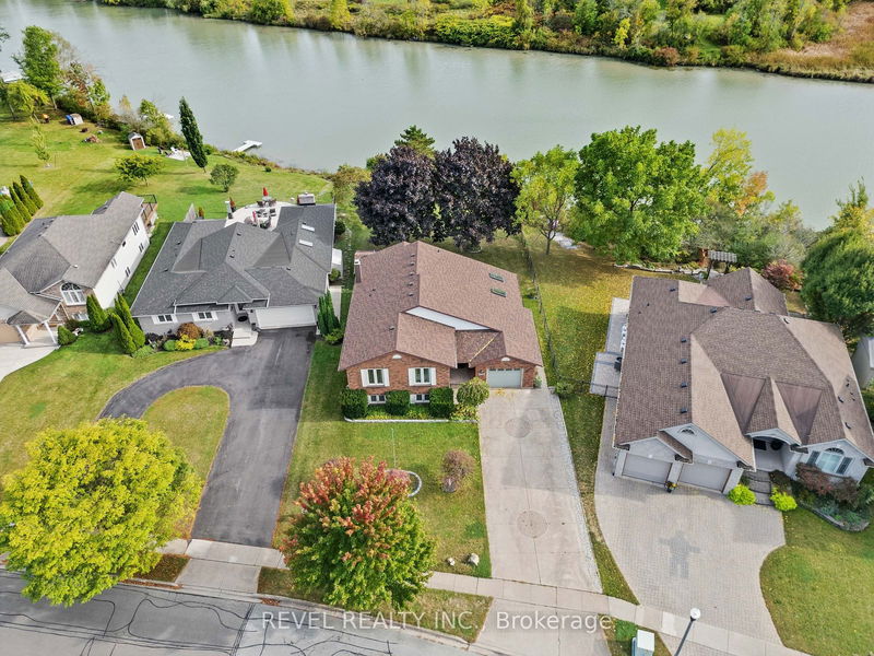 126 Colbeck Dr  Welland, L3C 7B2 | Image 1