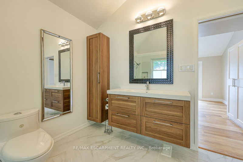 6765 James St  London, N6P 1A6 | Image 18