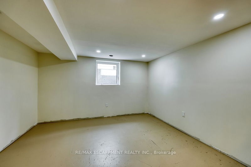 6765 James St  London, N6P 1A6 | Image 22